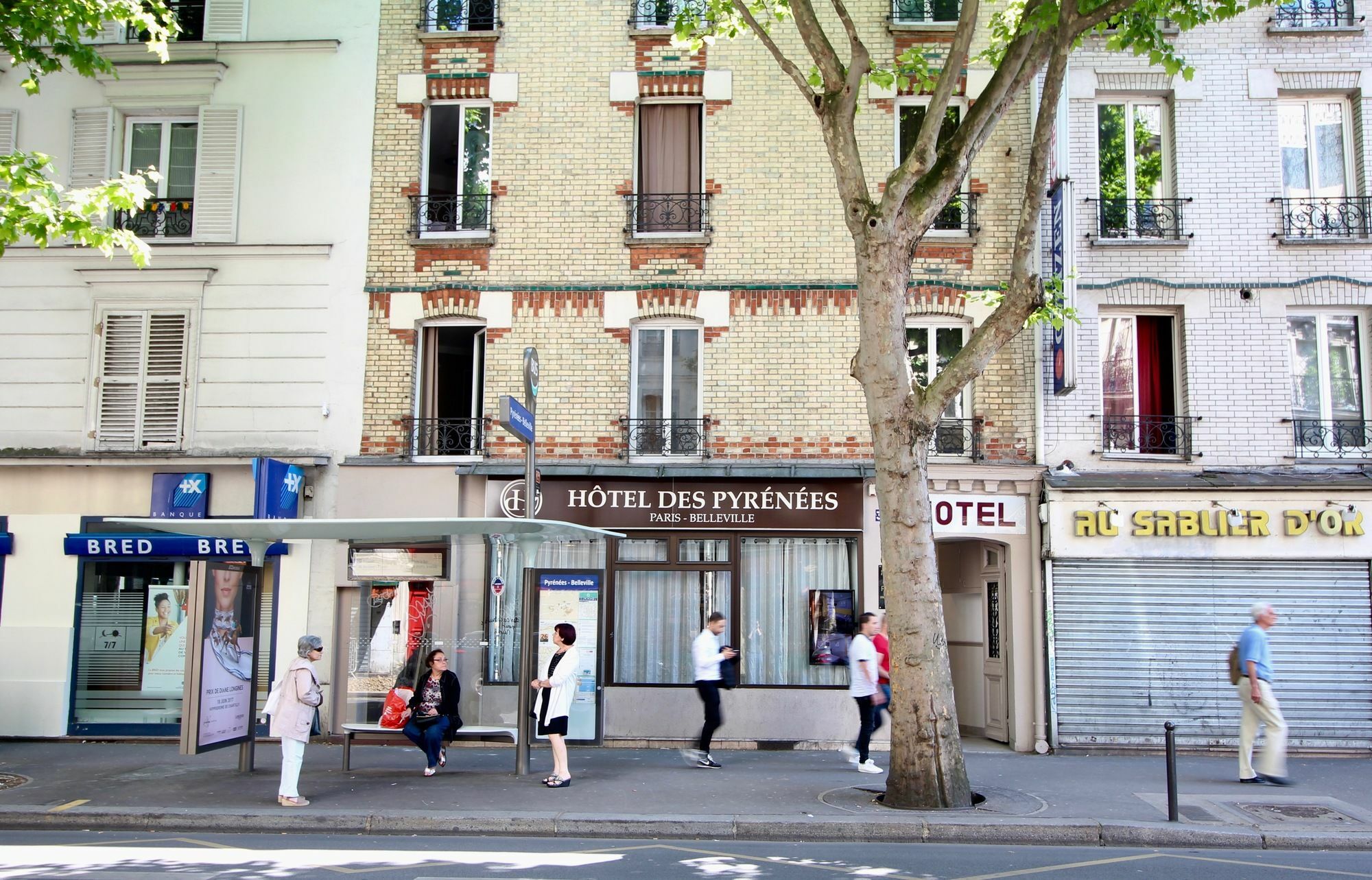 Hotel Des Pyrenees Paris Exterior photo